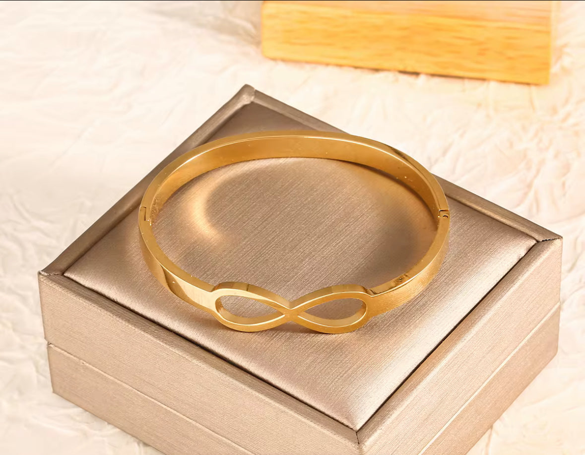 Infinity Bangle Bracelet for Women – Elegant Stainless Steel Love Symbol Jewelry