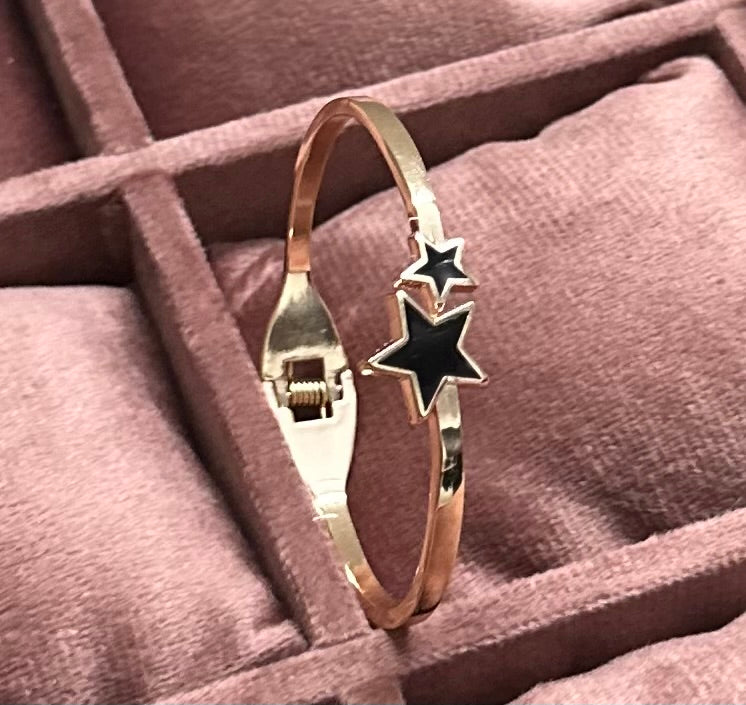 Premium Black Glass Star Shaped Adjustable Hand Bracelet