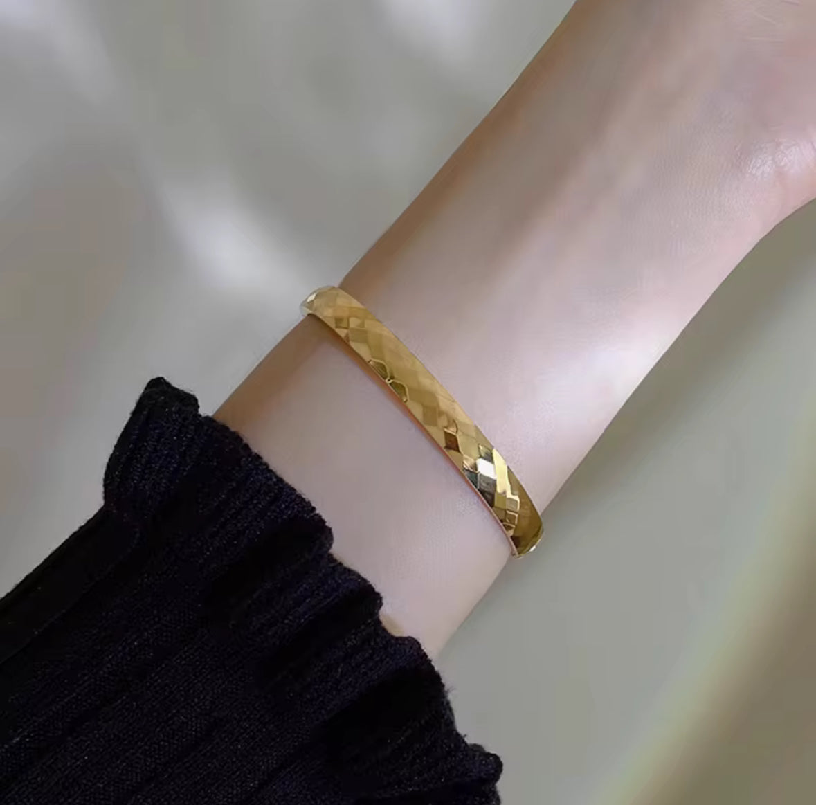 Elegant Hammered Gold-Plated Bangle Bracelet for Women – Minimalist Cuff Bracelet | Anti Tarnish Jewellery |