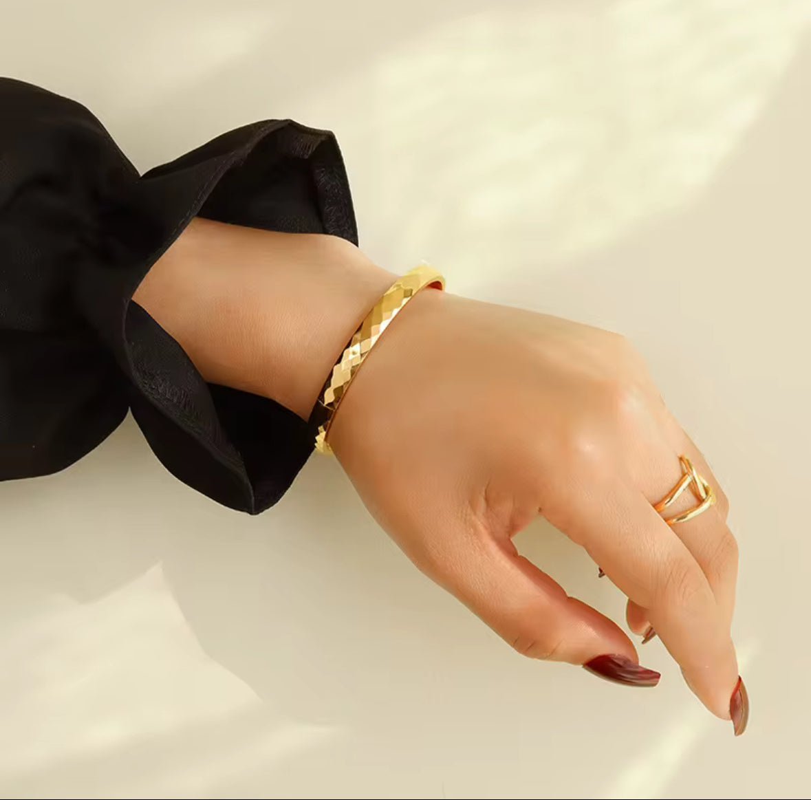 Elegant Hammered Gold-Plated Bangle Bracelet for Women – Minimalist Cuff Bracelet | Anti Tarnish Jewellery |