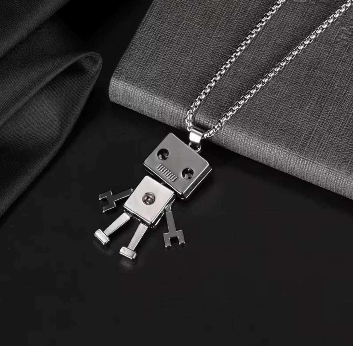 Men’s Robot Pendant Necklace – Stainless Steel Chain | Futuristic Hip Hop Jewelry for Men & Women