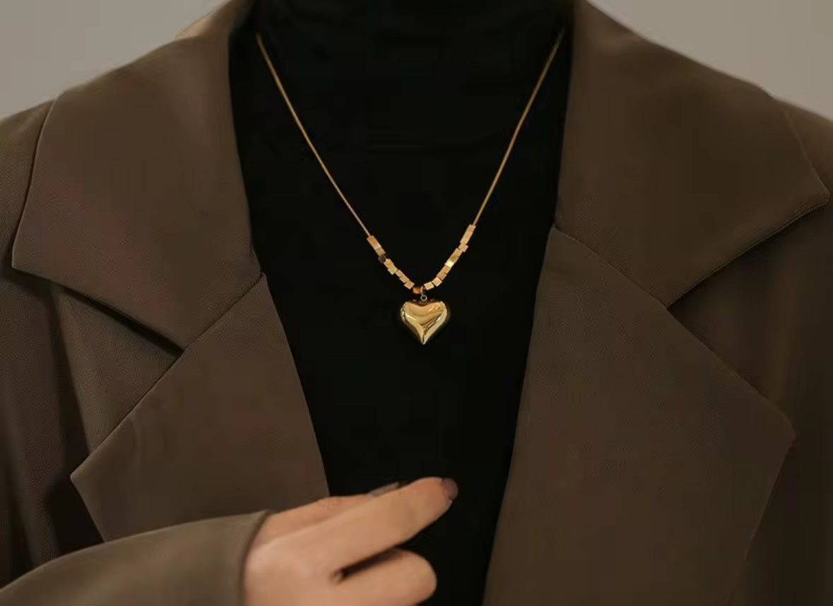 Golden Heart Pendant Necklace for Women – Minimal Geometric Cube Bead Chain, Trendy Gold-Plated Jewellery for Everyday & Party Wear