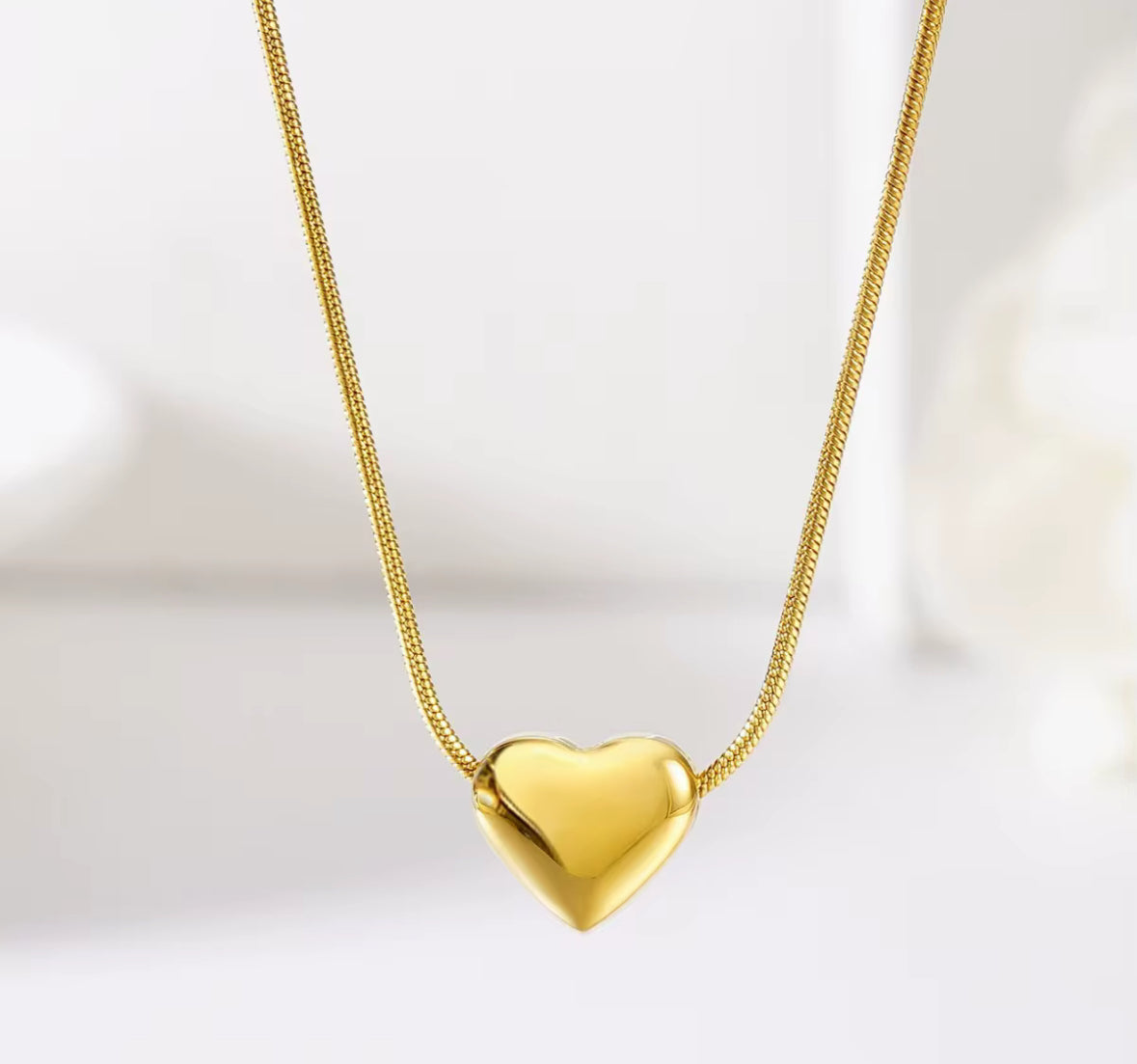 Minimalist Golden Heart Pendant Necklace for Women – Stainless Steel Chain, Adjustable Love Necklace