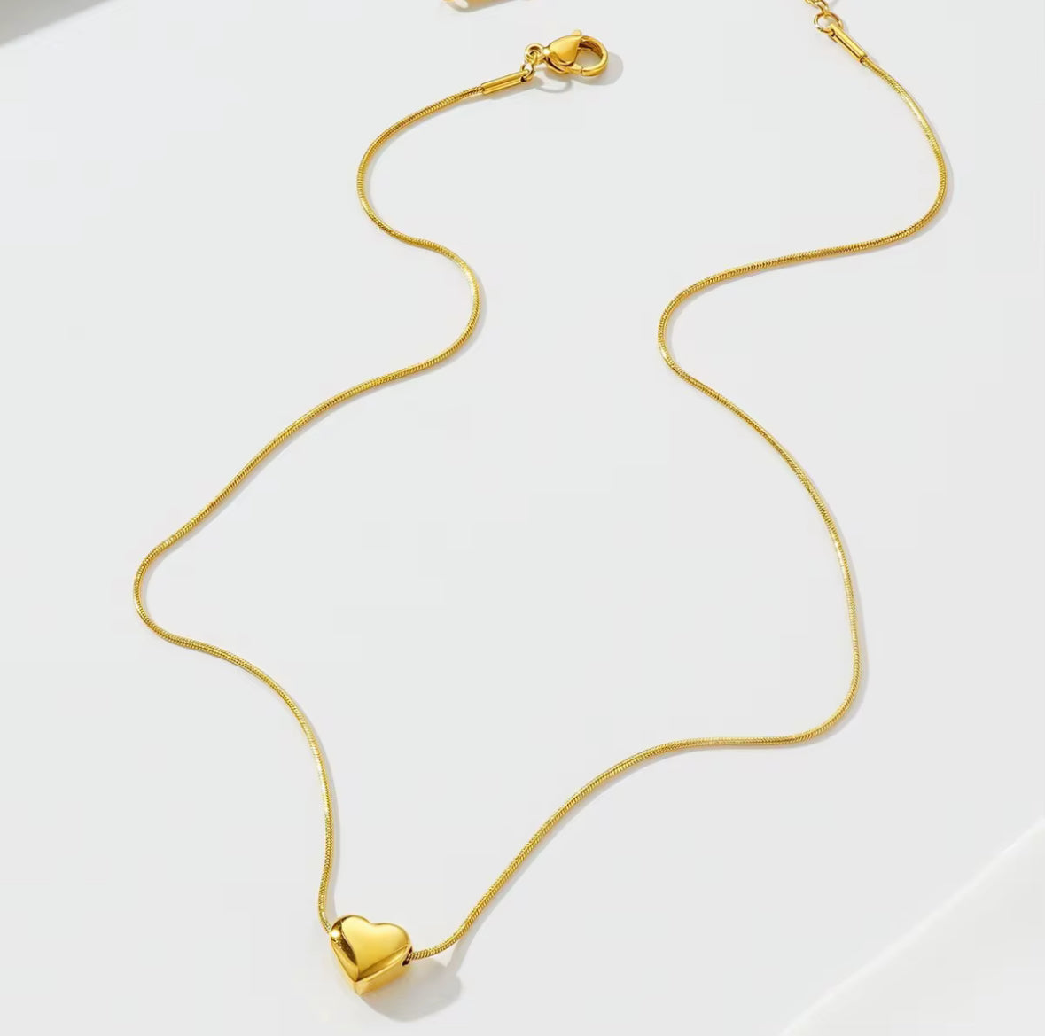 Minimalist Golden Heart Pendant Necklace for Women – Stainless Steel Chain, Adjustable Love Necklace