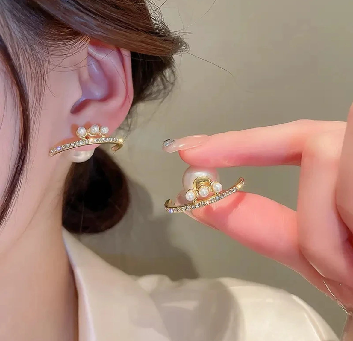 Round Pearl AD Stones Studded Korean Push Plugs Stud Earrings