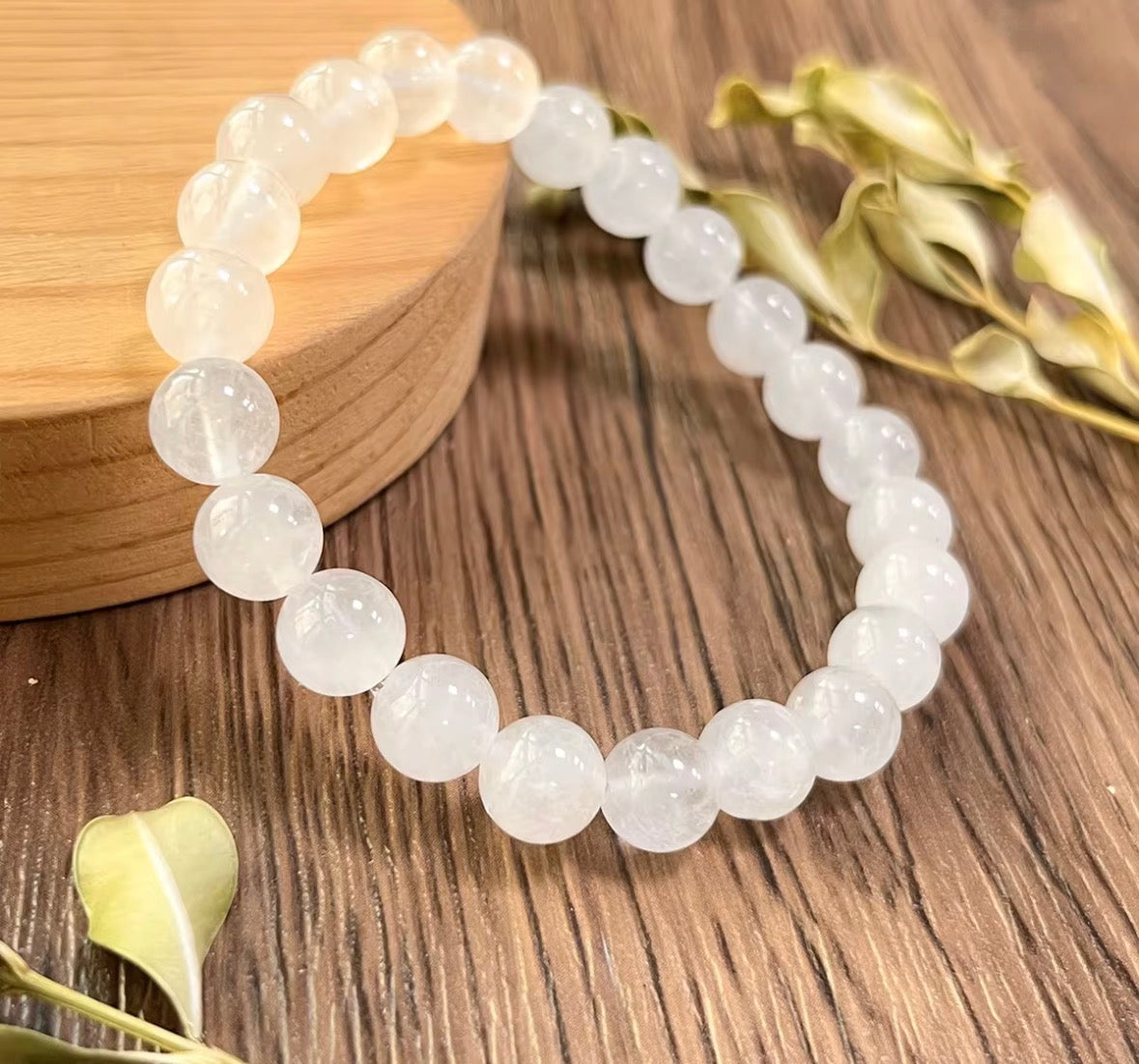 Natural Clear Quartz Crystal Bracelet – Healing & Energy Stone (Unisex)