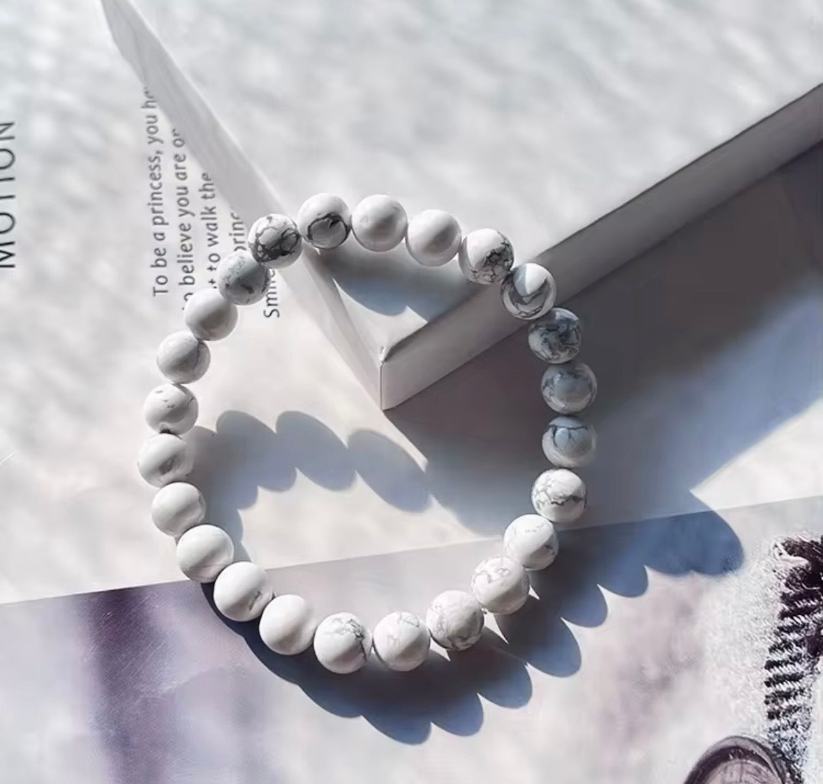 Natural Howlite Bracelet for Calmness & Stress Relief – White Healing Crystal Beaded Bracelet for Men & Women