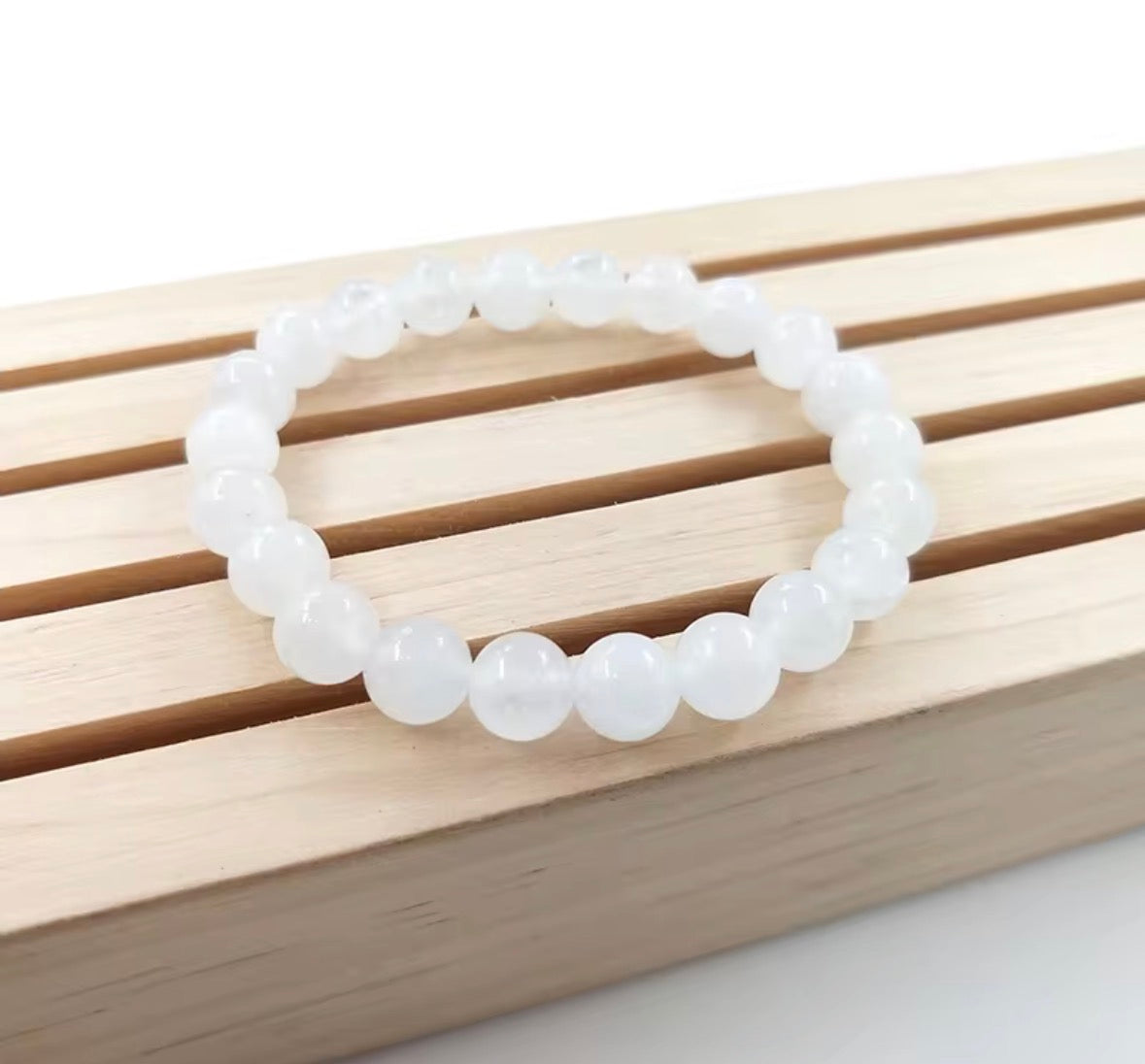 Natural Clear Quartz Crystal Bracelet – Healing & Energy Stone (Unisex)