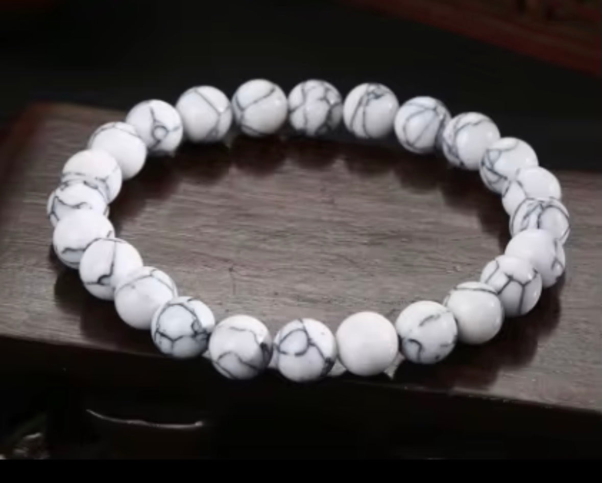Natural Howlite Bracelet for Calmness & Stress Relief – White Healing Crystal Beaded Bracelet for Men & Women