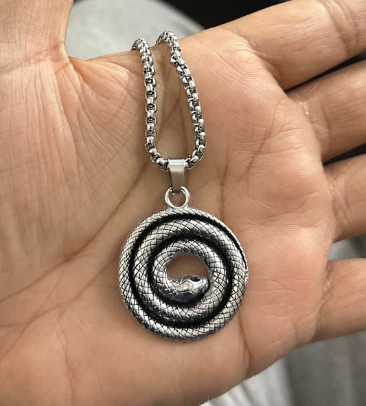 Round Snake Style Pendent Necklace Chain