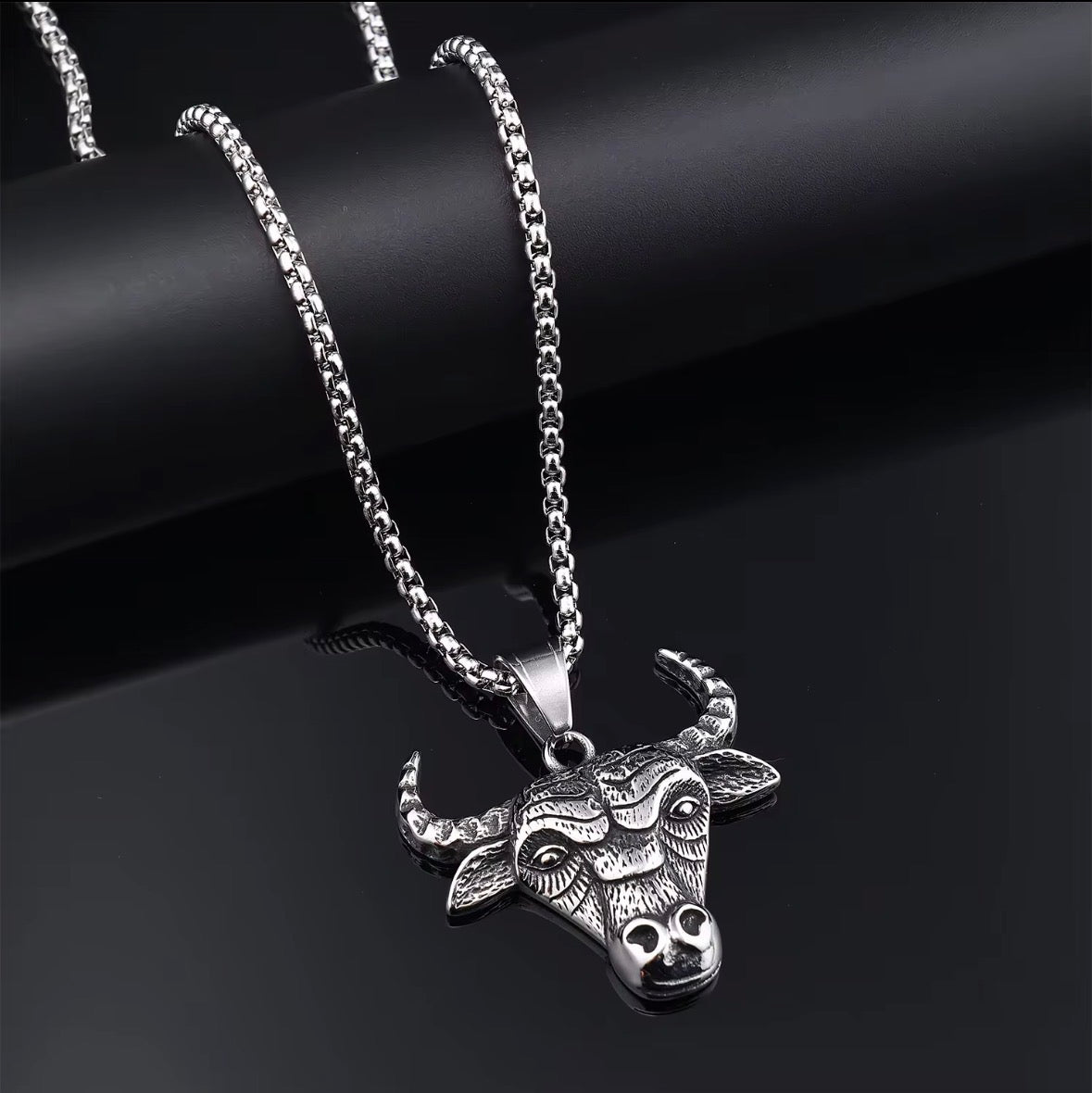 Frolics India Men's Bull Head Pendant Necklace with 24-Inch Stainless Steel Chain