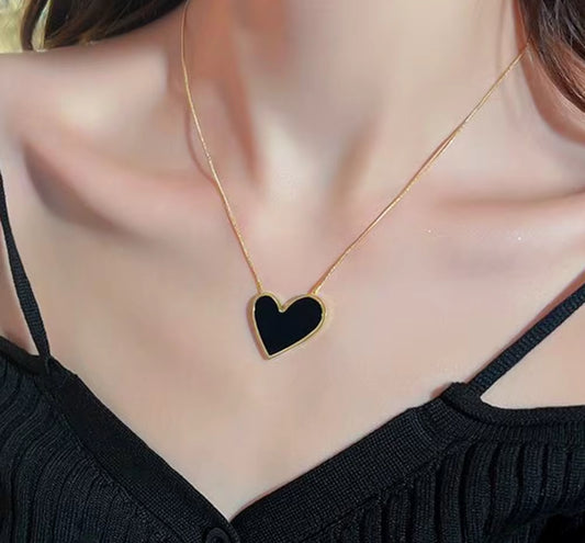 Marble Heart Pendant Necklace – Dainty & Minimalist Jewelry