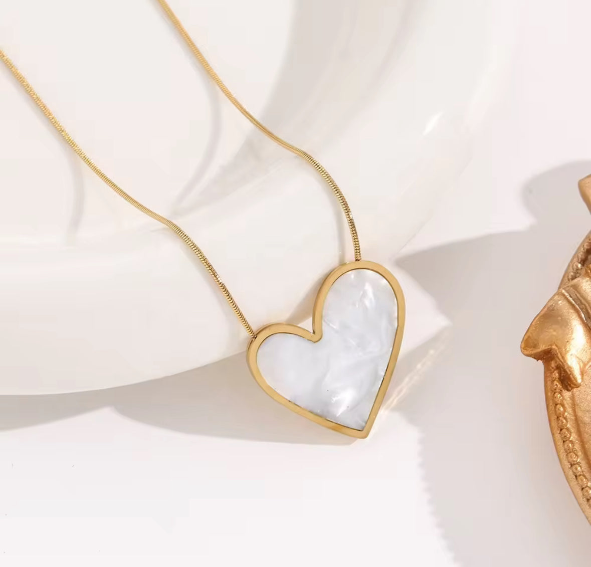 Marble Heart Pendant Necklace – Dainty & Minimalist Jewelry
