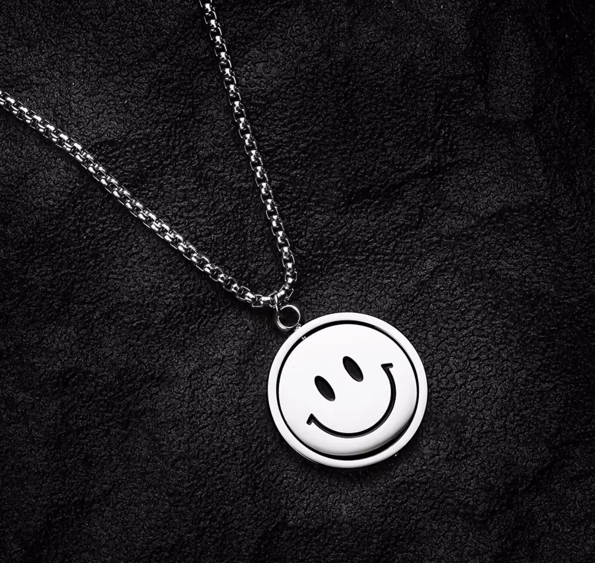 Rotating Smiley Face Mood Pendant Necklace | Unisex Minimal Chain