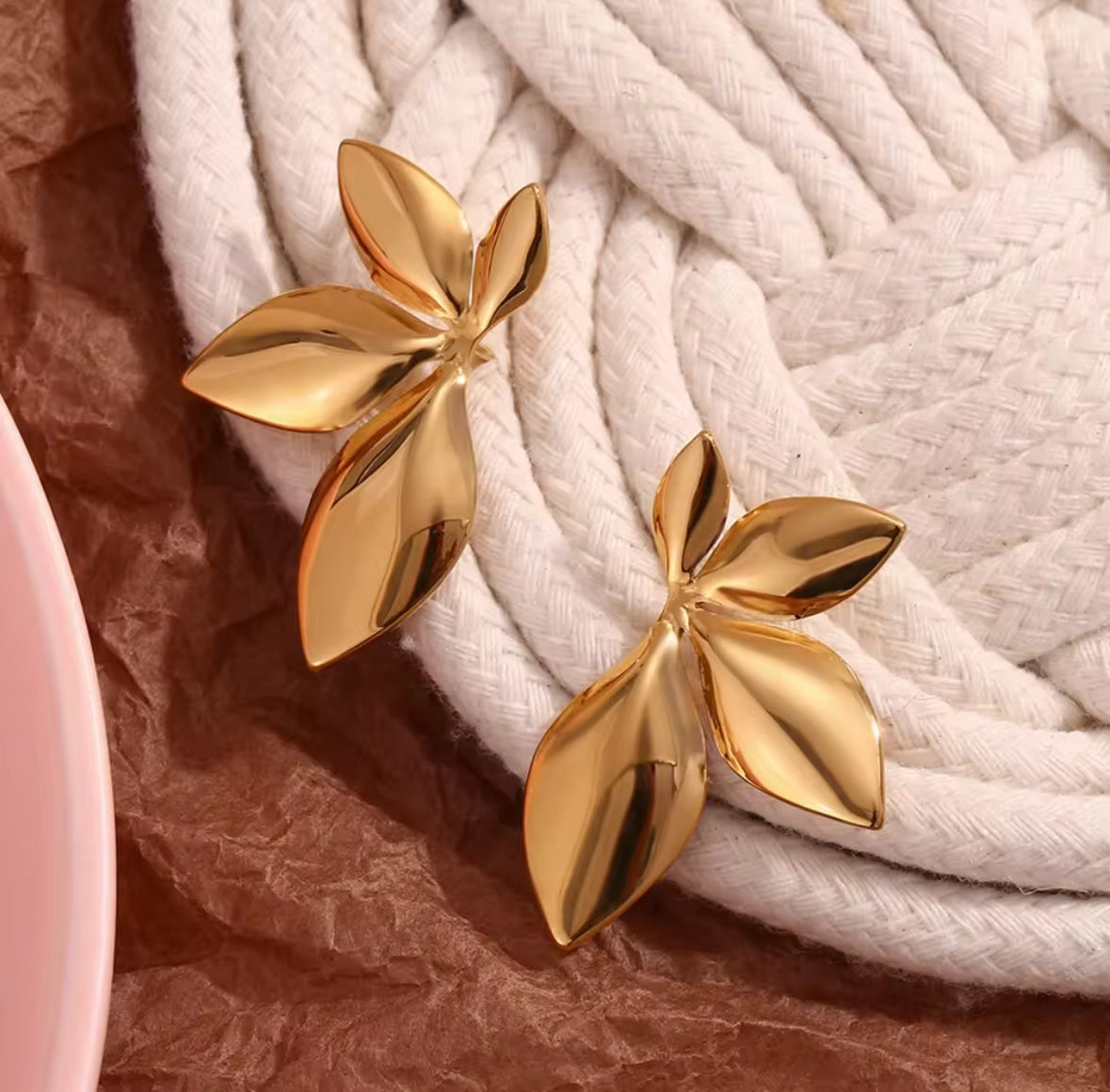 Stainless Steel Leaf Korean Imitation Earrings – Chic & Affordable Styles