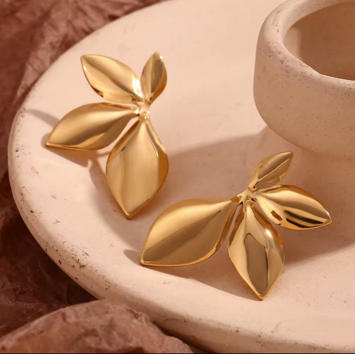 Stainless Steel Leaf Korean Imitation Earrings – Chic & Affordable Styles