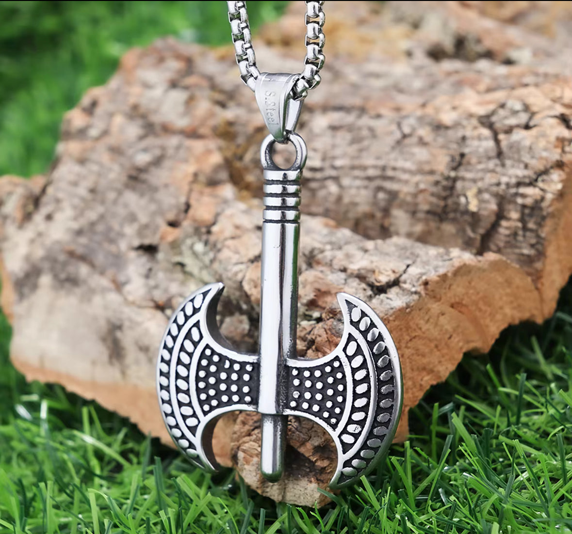 Double Axe Pendant Necklace – Norse Warrior Amulet for Men