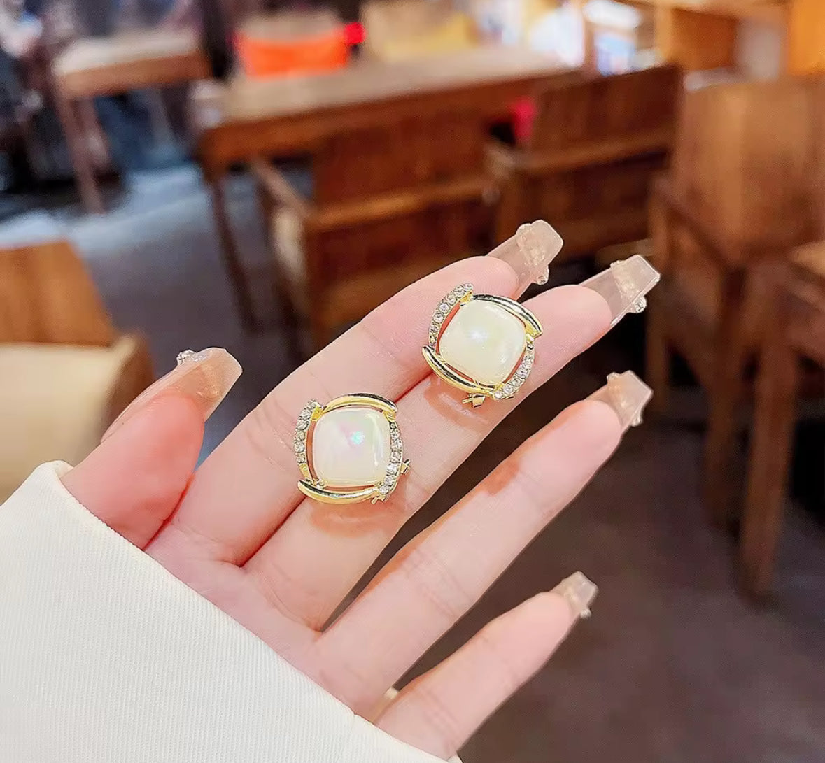 Round Stones and Pearl Studded Korean Fashion Studs Earrings