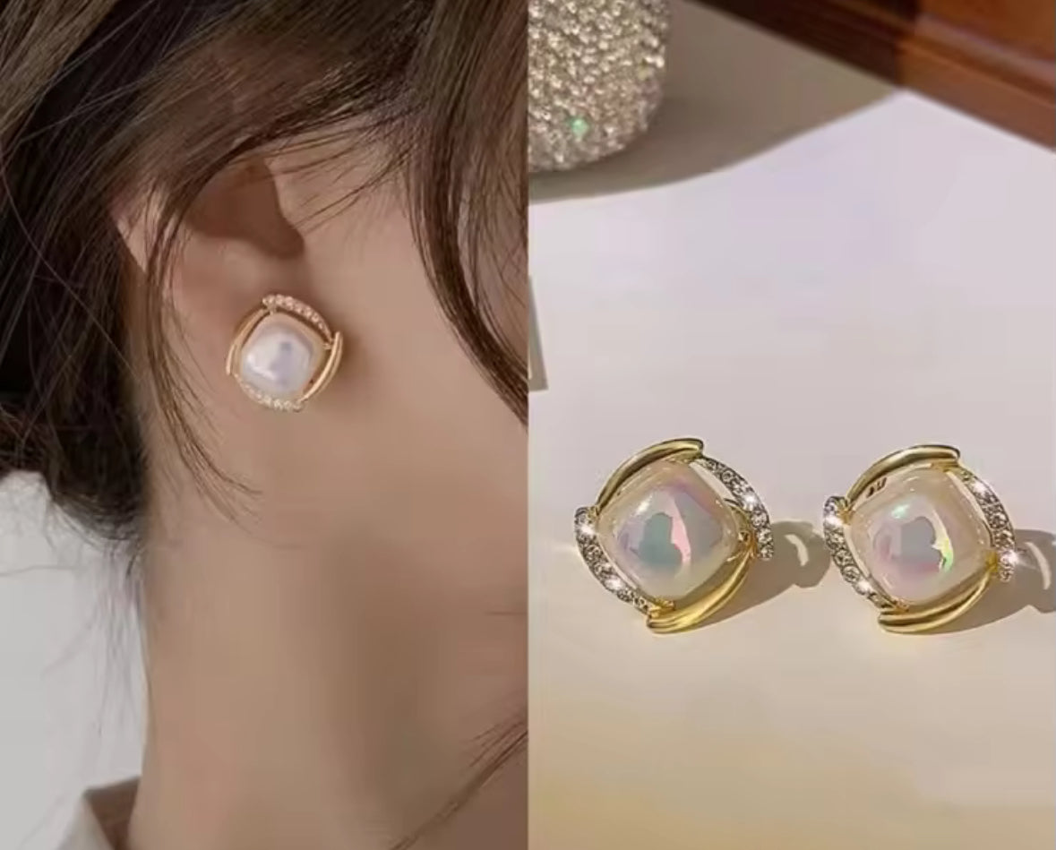 Round Stones and Pearl Studded Korean Fashion Studs Earrings