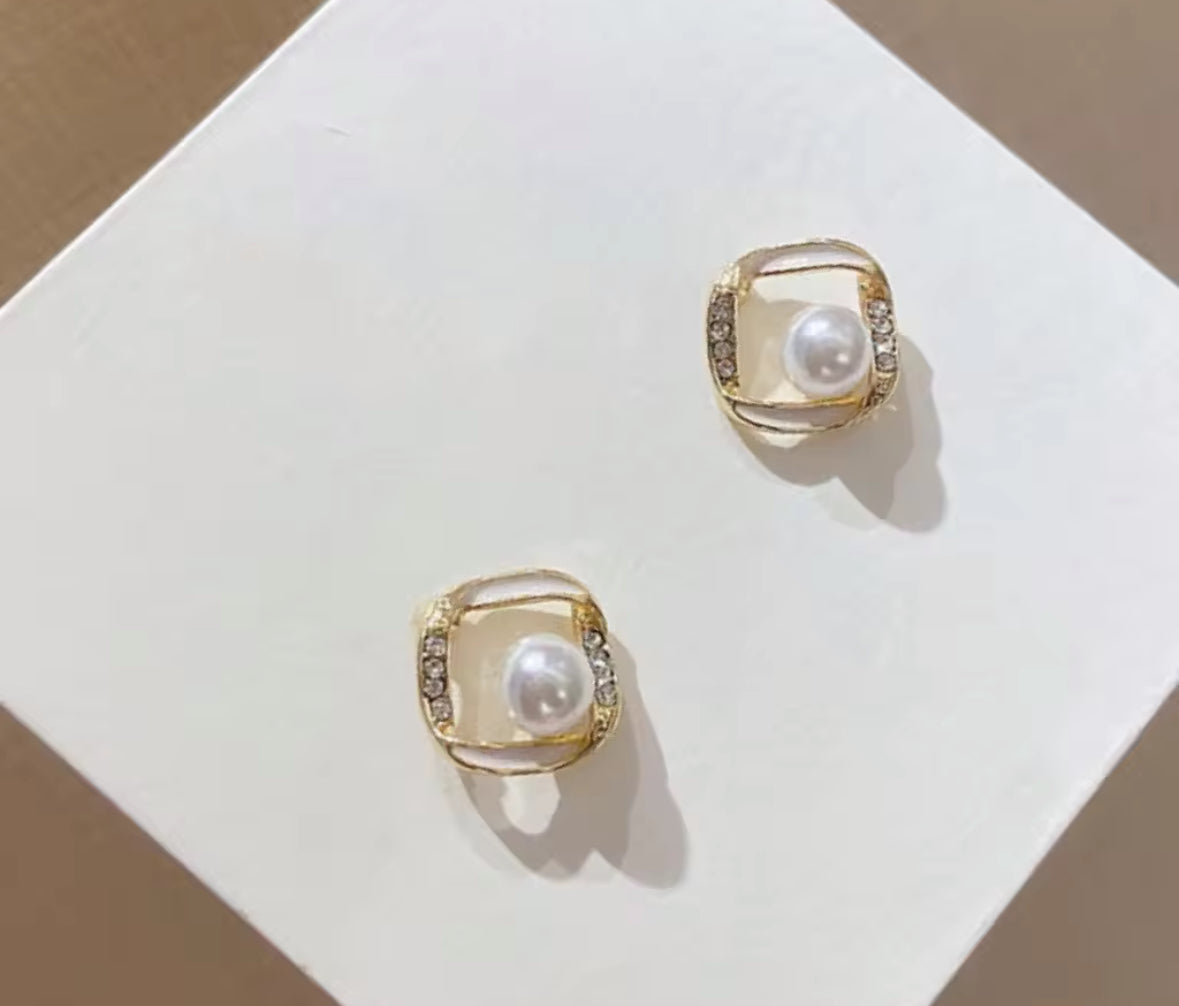 Minimal Pearl Stones Korean Imitation Earrings – Chic & Affordable Styles