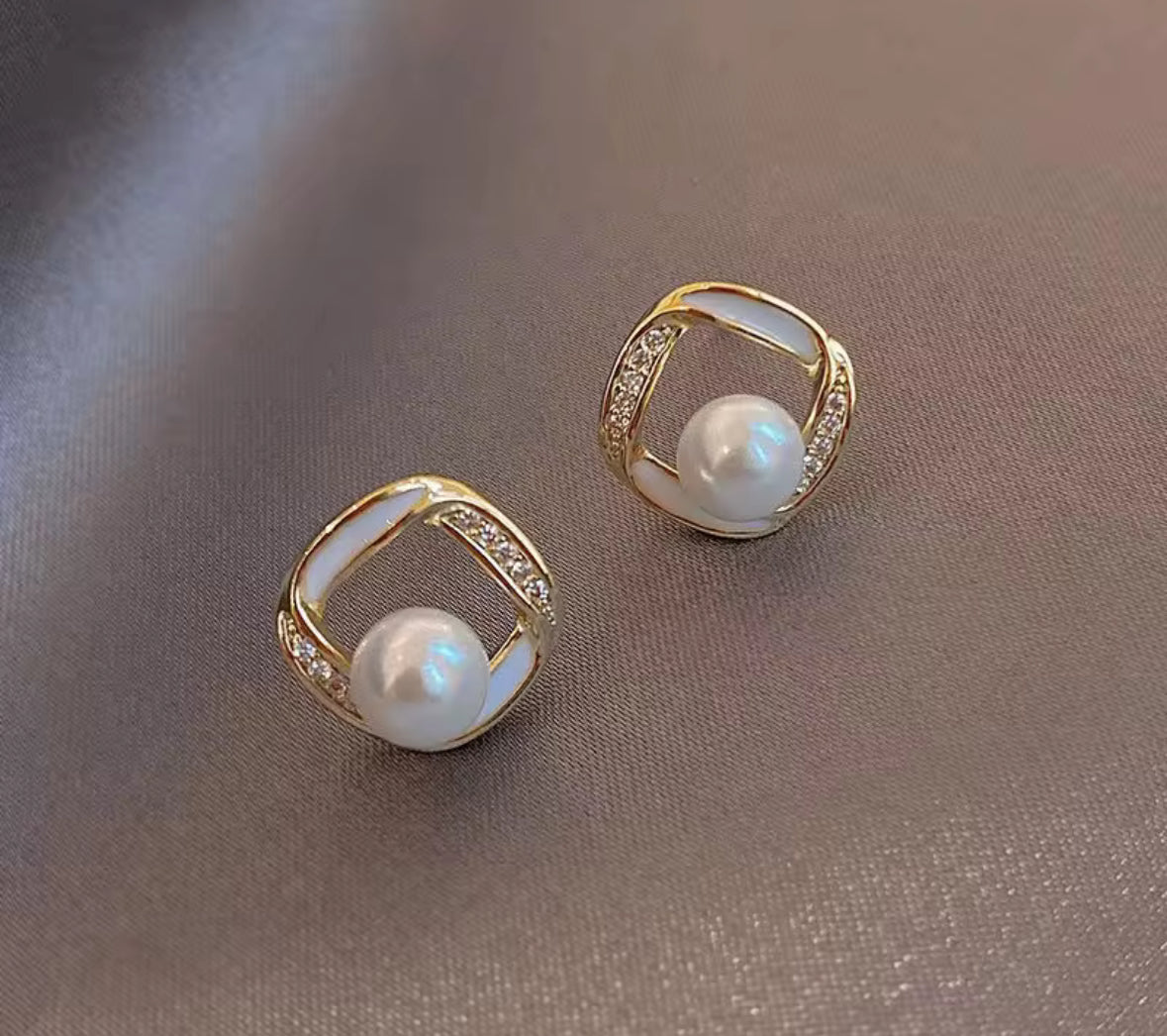 Minimal Pearl Stones Korean Imitation Earrings – Chic & Affordable Styles