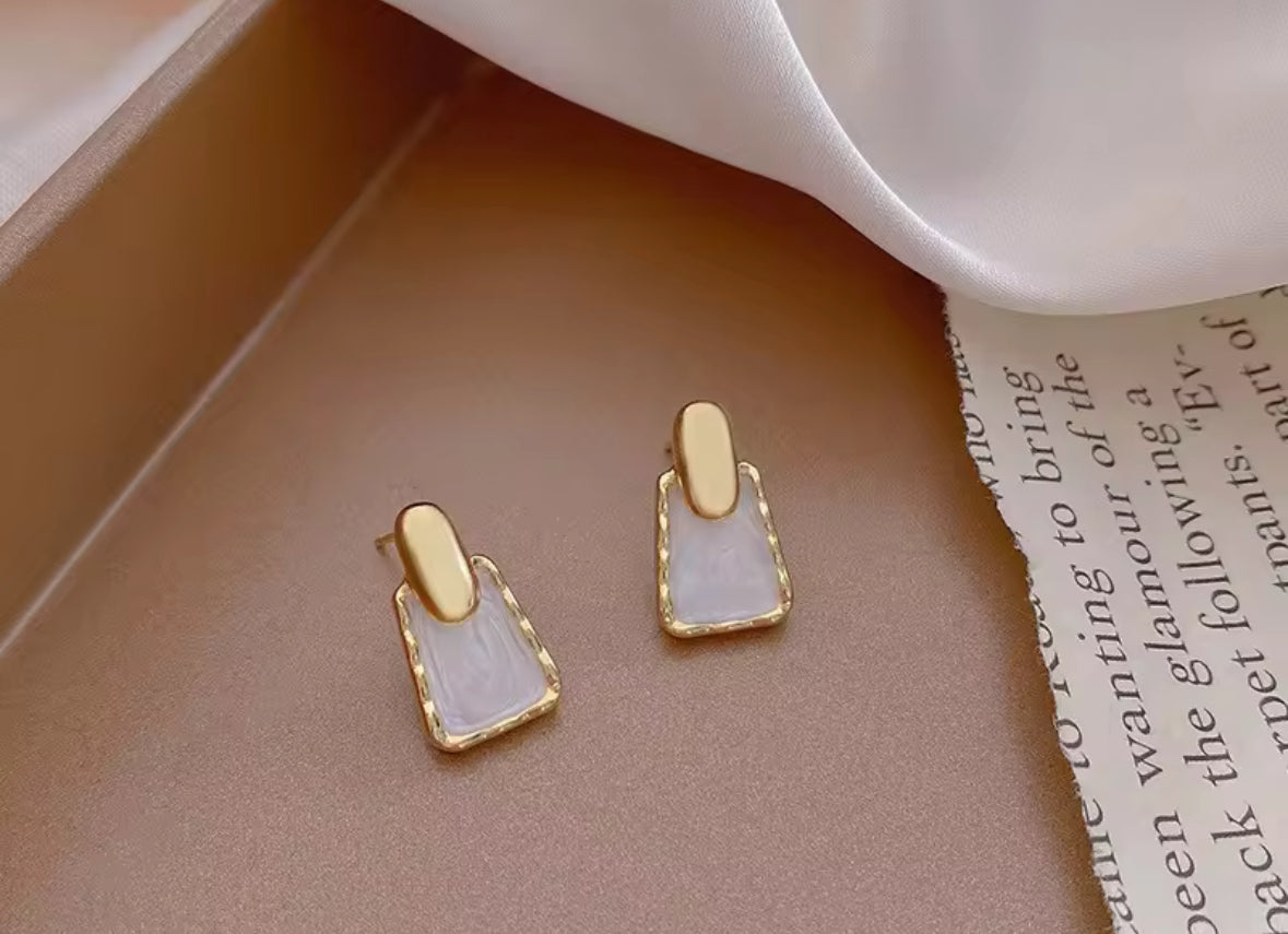 Minimal Drop Korean Imitation Earrings – Chic & Affordable Styles