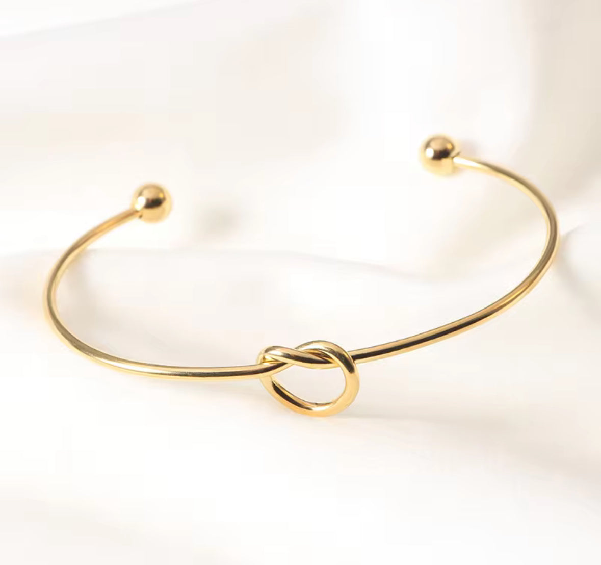 Minimalist Gold Knot Bracelet – Dainty Love Bangle for Women