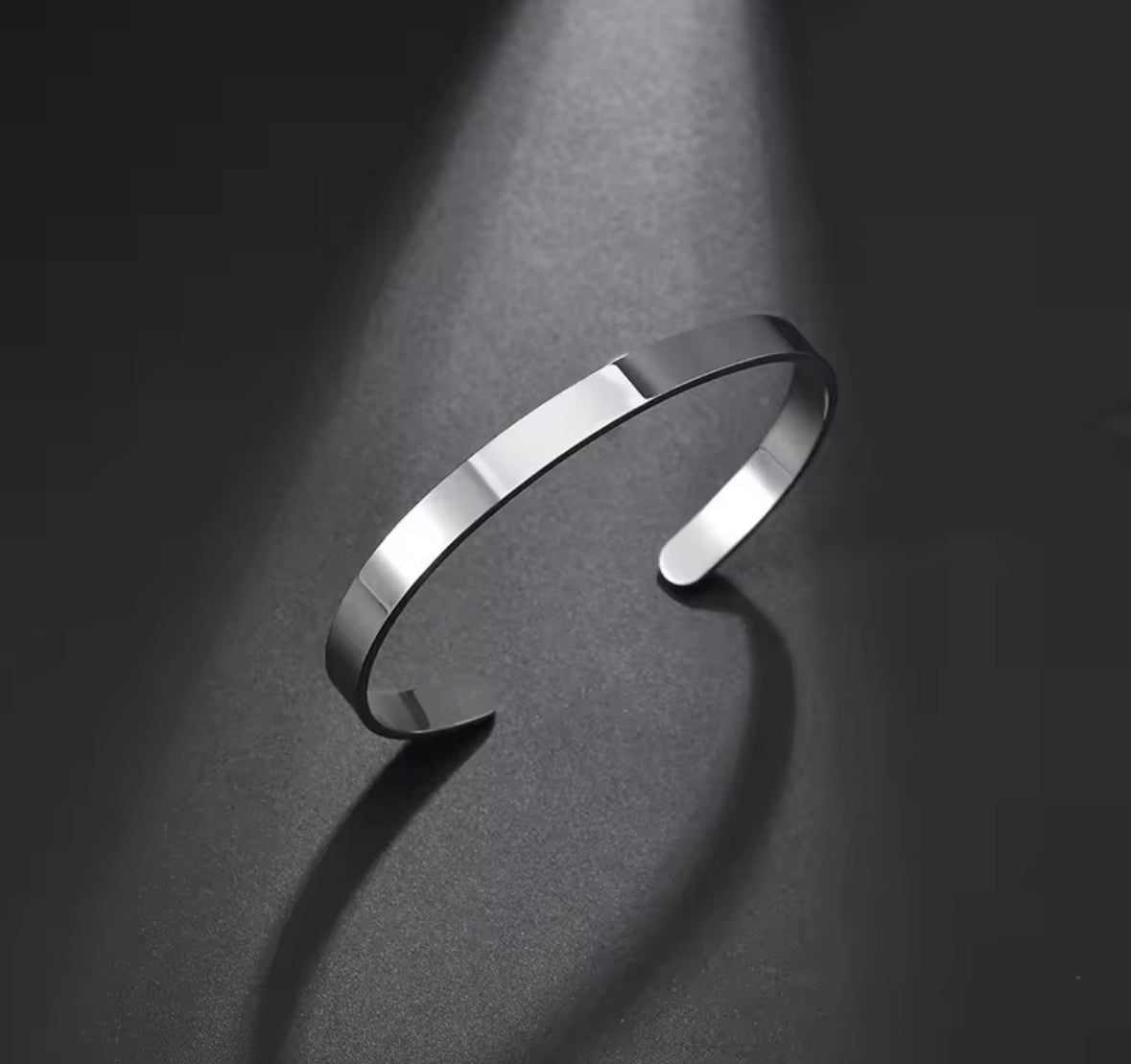 Minimalist Stainless Steel Cuff Bracelet for Men & Women – Adjustable Gold & Silver Bangle