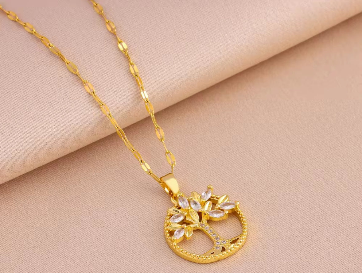 Tree Pendant Necklace – Dainty & Minimalist Jewelry