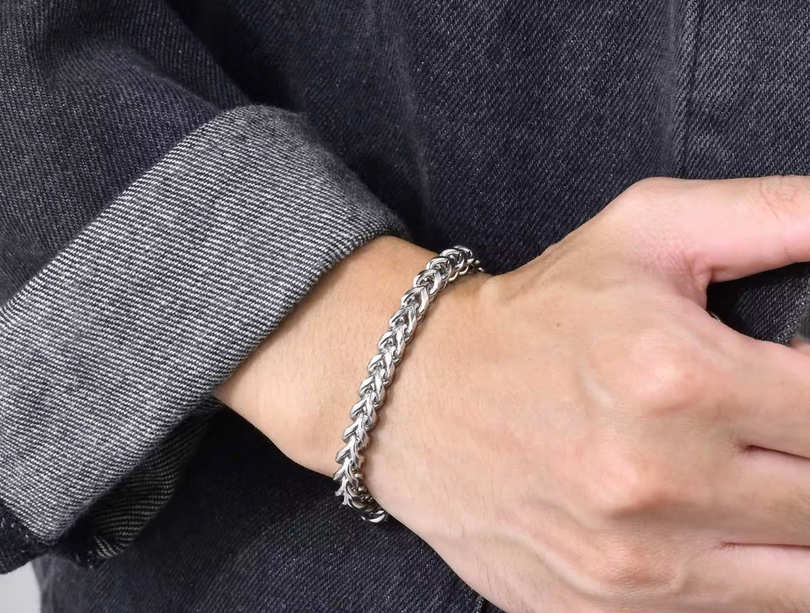 Men’s Chain Bracelet – Bold Cuban Link Wristwear for Effortless Luxury