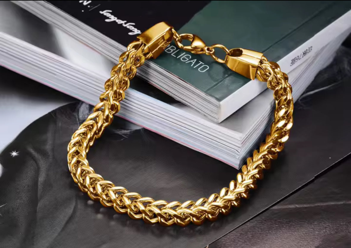 Men’s Chain Bracelet – Bold Cuban Link Wristwear for Effortless Luxury