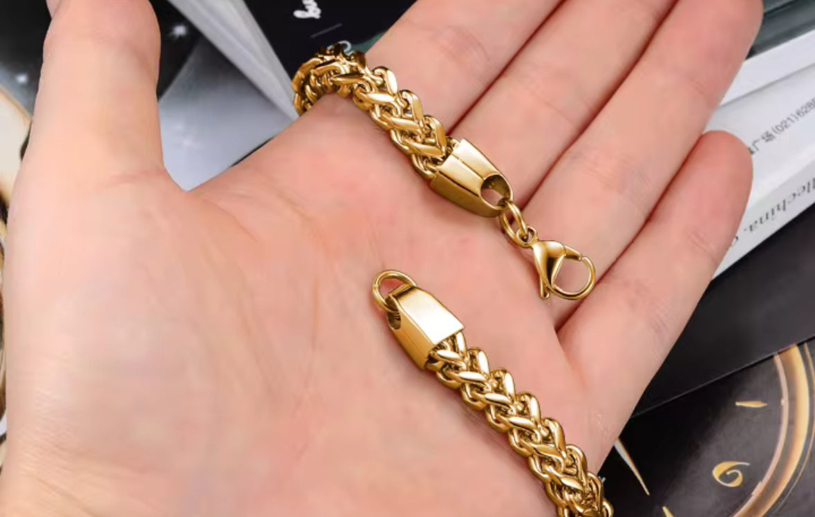 Men’s Chain Bracelet – Bold Cuban Link Wristwear for Effortless Luxury