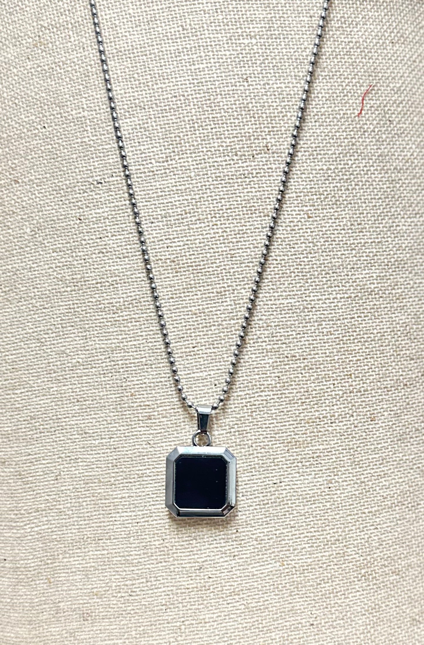 Square Shaped Black Glass Short Necklace Chain for Boys and Men