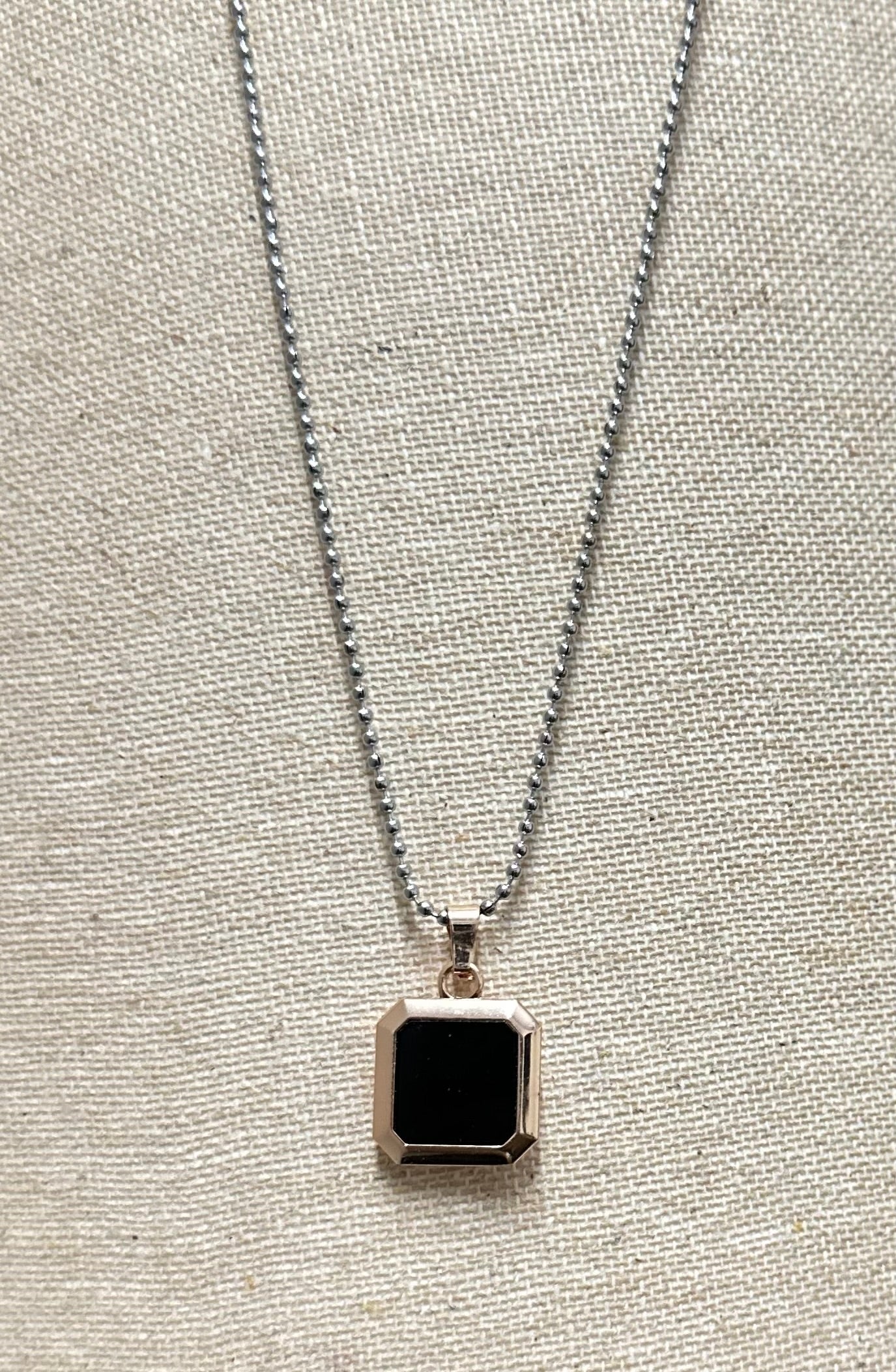 Square Shaped Black Glass Short Necklace Chain for Boys and Men