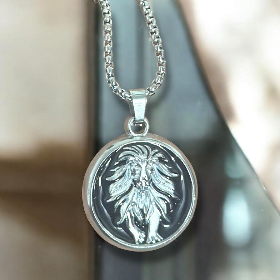 Men’s Lion Pendant Necklace – Bold King of the Jungle Medallion