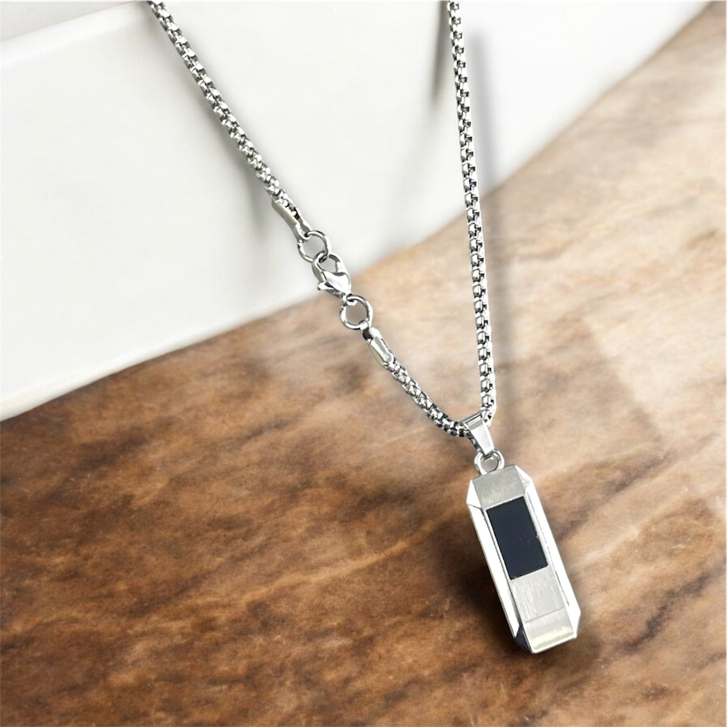 Minimalist Hexagonal Black Glass Pendant Necklace – Modern Jewelry