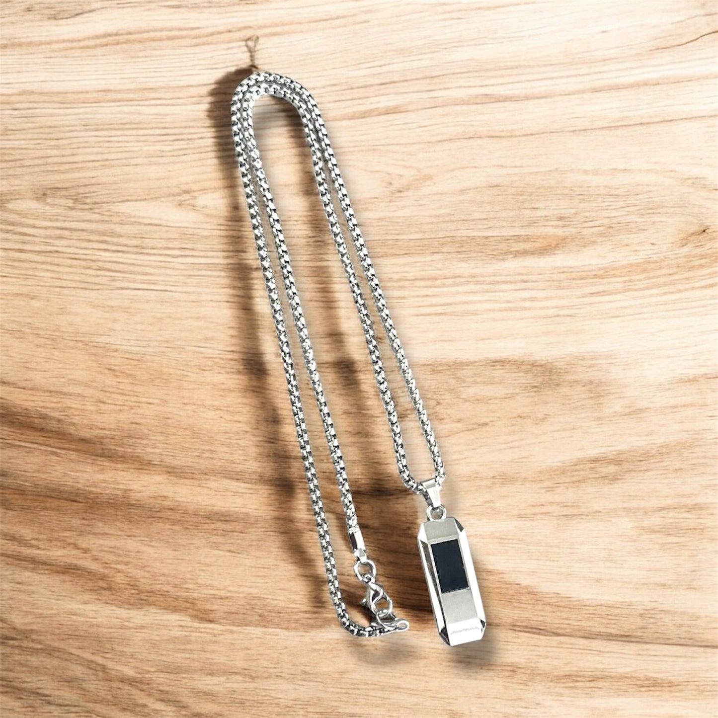 Minimalist Hexagonal Black Glass Pendant Necklace – Modern Jewelry