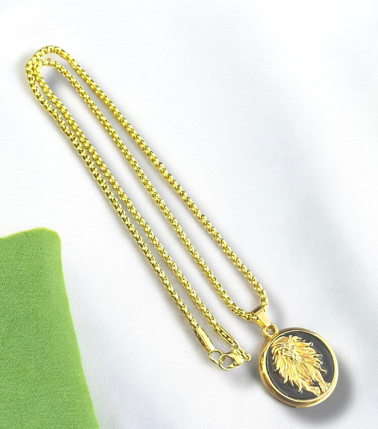 Men’s Lion Pendant Necklace – Bold King of the Jungle Medallion