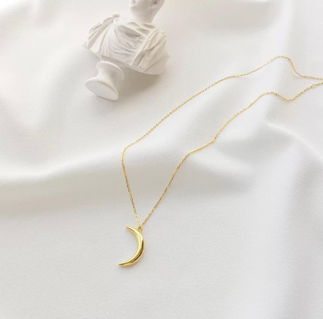 Minimal Moon Pendant Necklace Chain